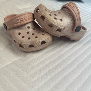 CROCS Kids' Metallic Rose Pink Classic Clog